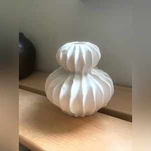 H&M White Stoneware Candleholder Minimalist Home Matte Clay Pottery Sold Out